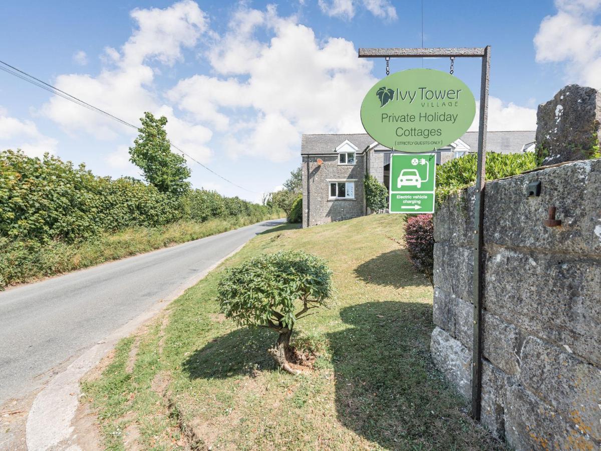 The Coach House Villa Tenby Bagian luar foto