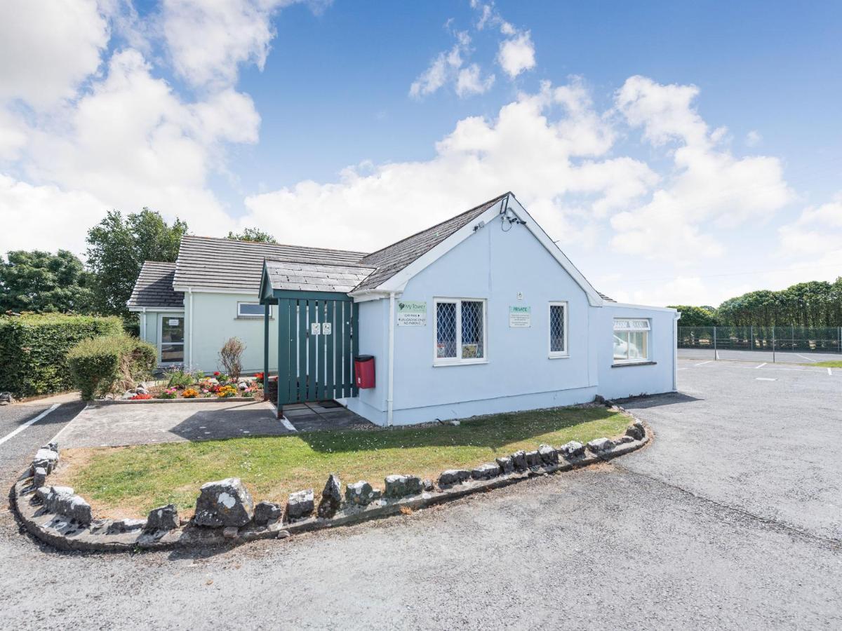 The Coach House Villa Tenby Bagian luar foto