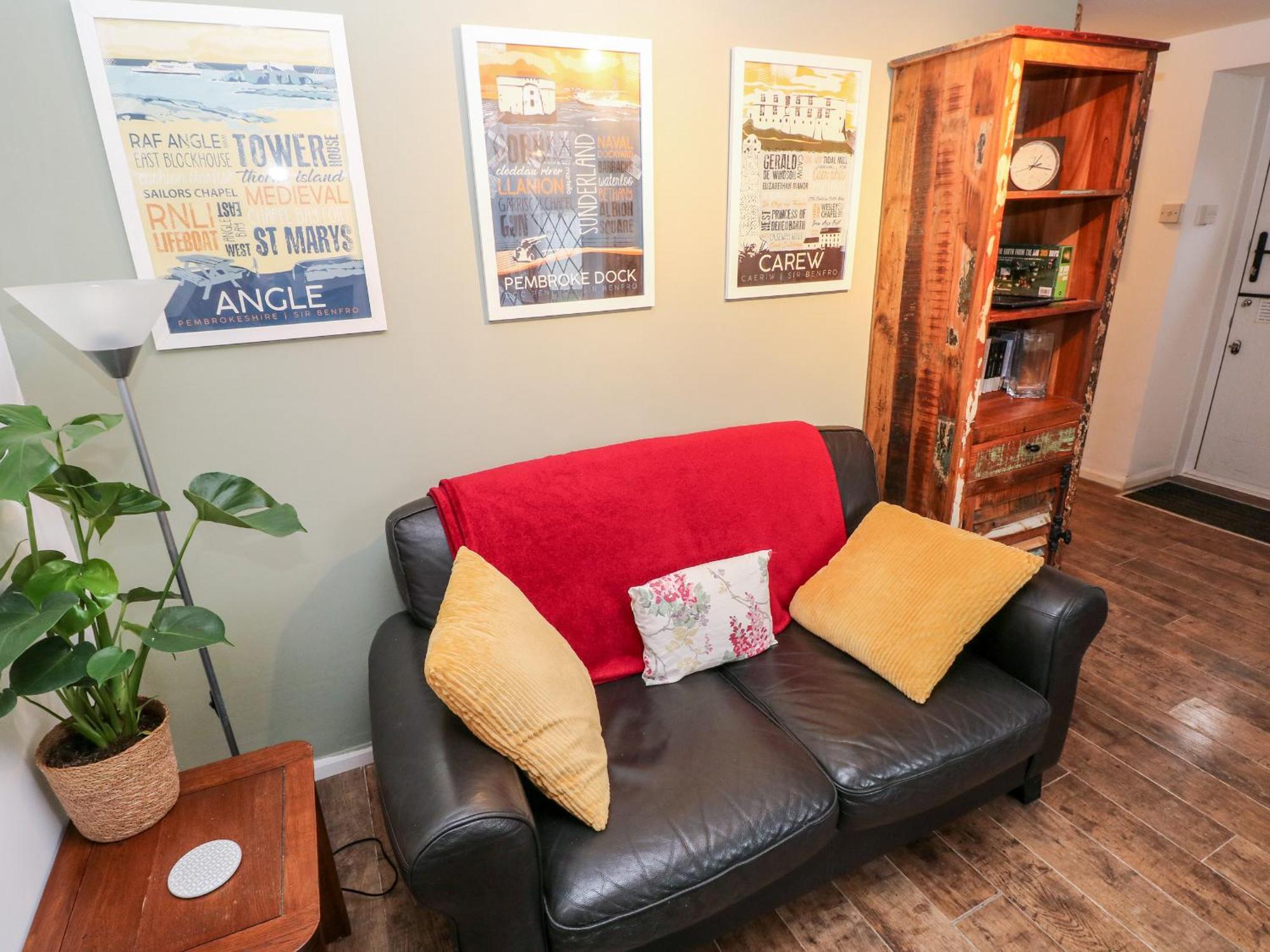 The Coach House Villa Tenby Bagian luar foto