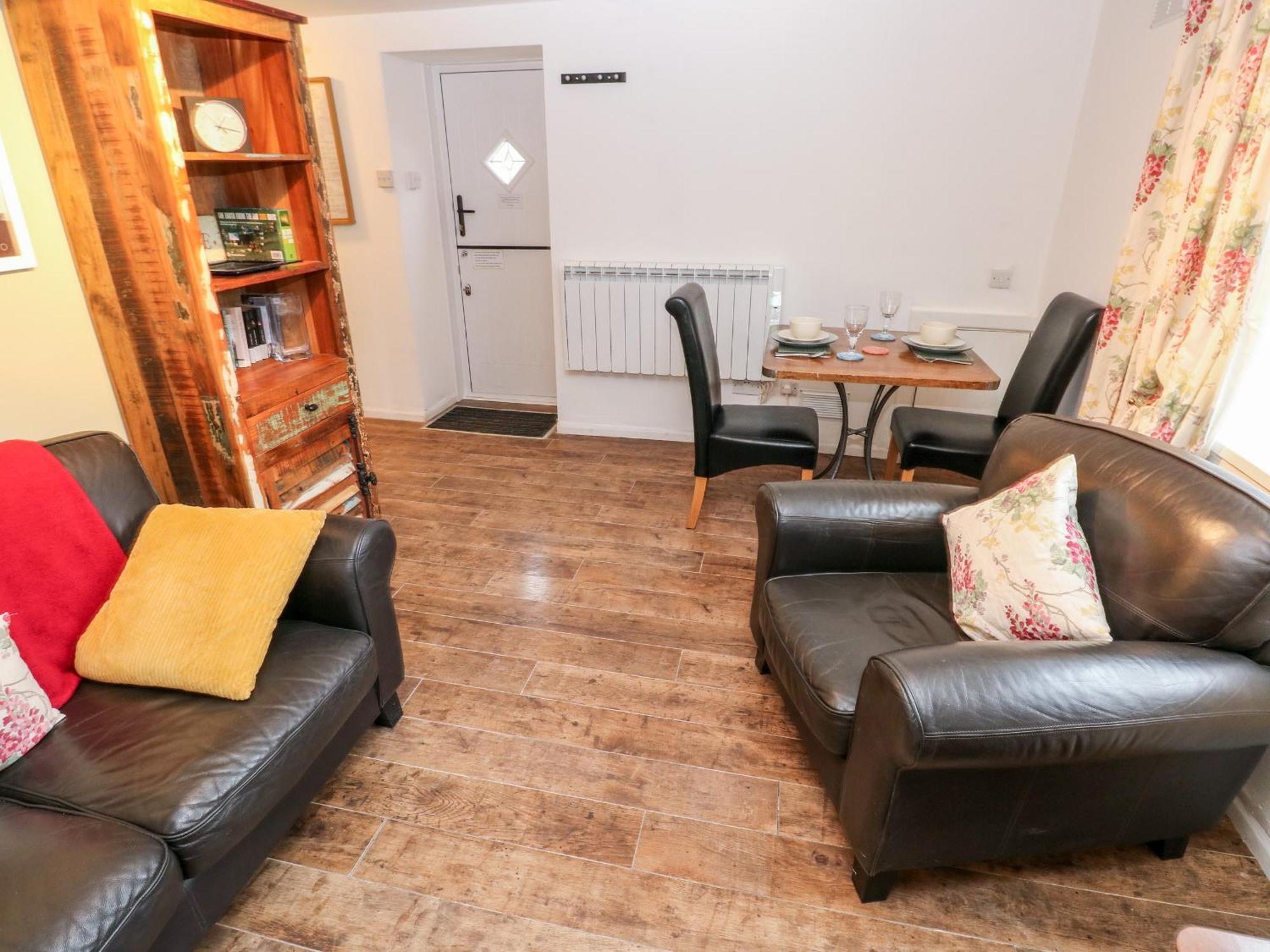 The Coach House Villa Tenby Bagian luar foto
